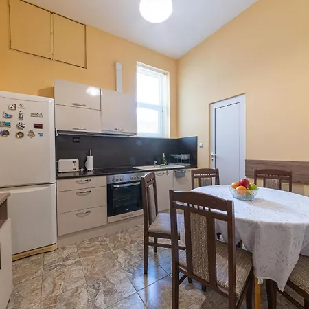 Apo - Center Daire *