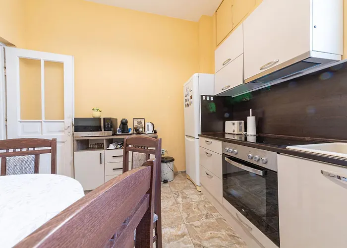 Apo - Center By Flat Manаger 바르나