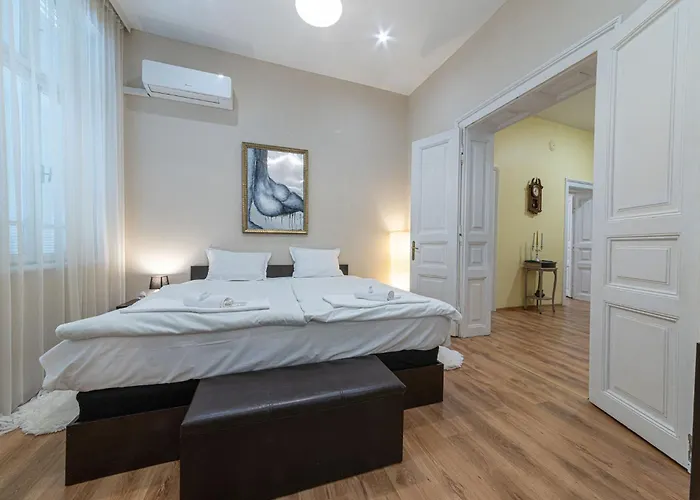 Apo - Center By Flat Manаger 아파트 바르나